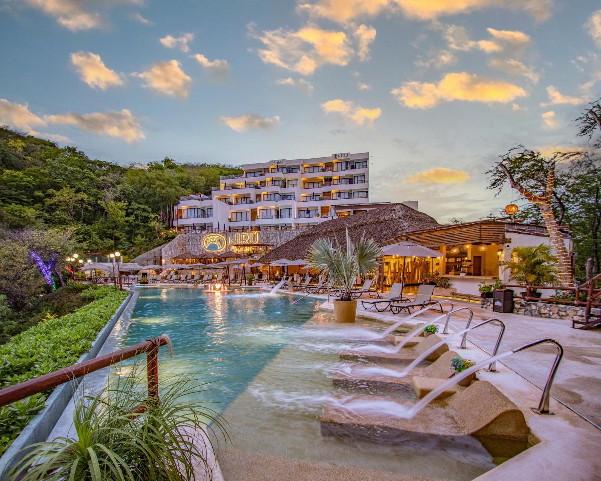 Niru Ocean Suites By Binniguenda Santa Cruz Huatulco Exterior foto